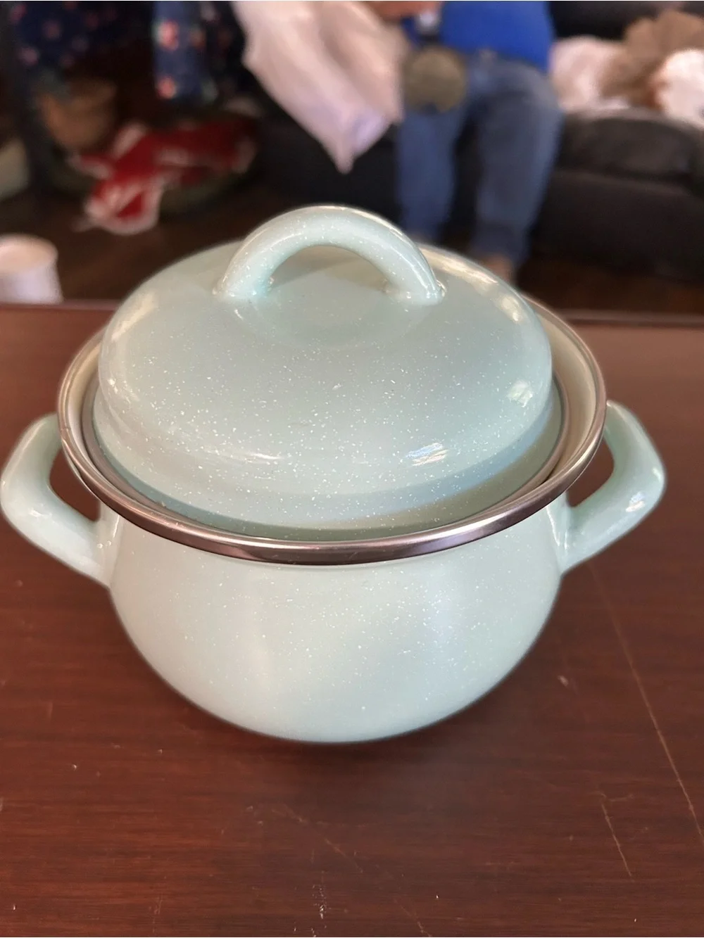 Crofton light Green Enamel 1 quart casserole dish.